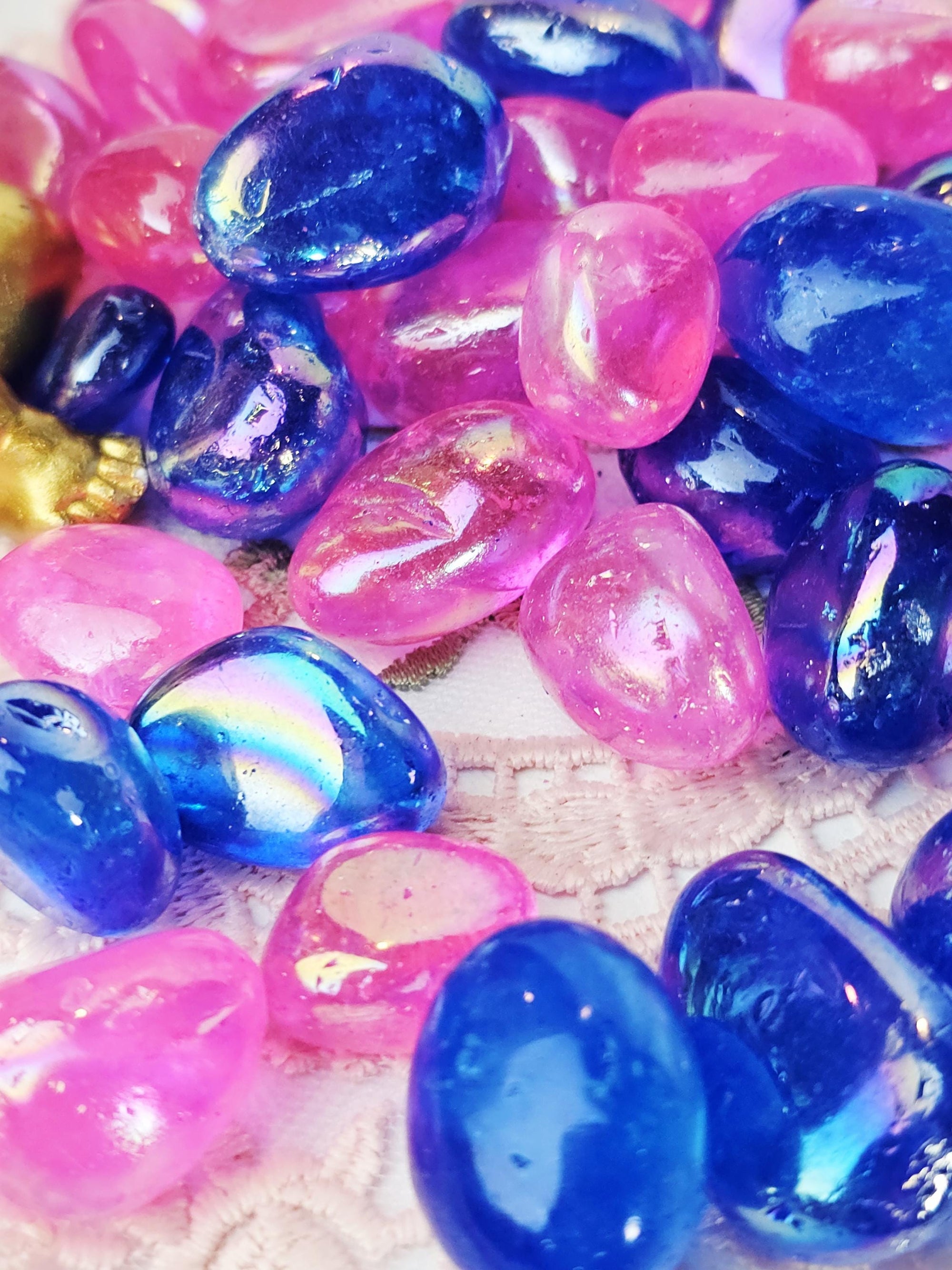 5 Large Angel Aura Tumble Stones Clear  Quartz (~1.0") Gift Bags-Angel Aura Clear Quartz, Healing Crystals and Stones-Heart Chakra, Crystal