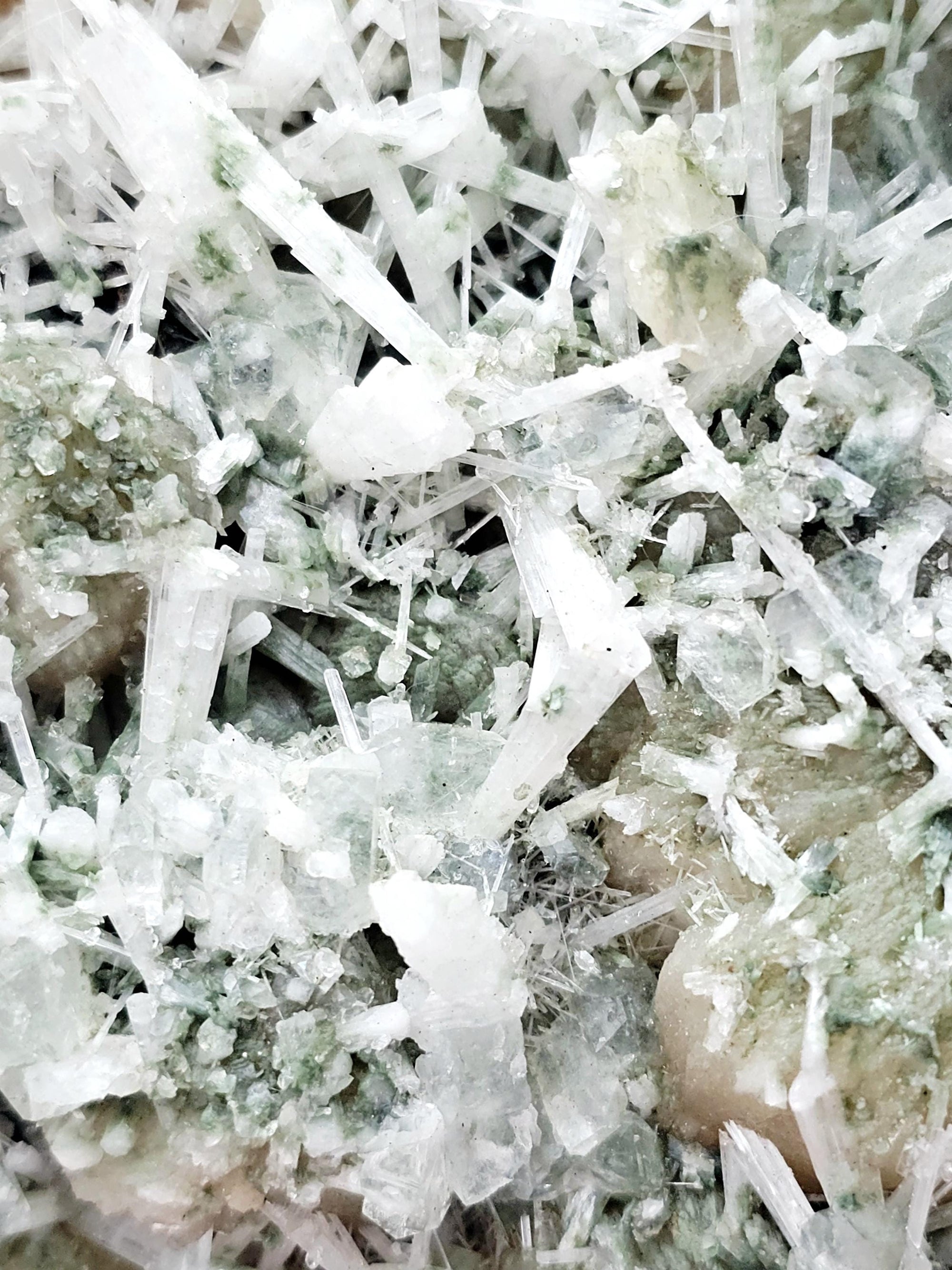 RARE Candy Apple Green Apophyllite with Scolecite and Stillbite from India , Apophyllite, Crystal, Crystal