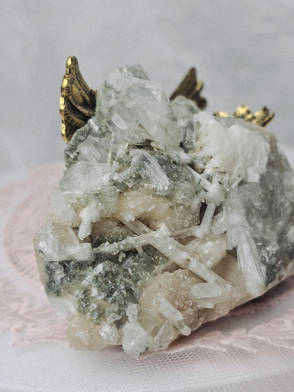 RARE Candy Apple Green Apophyllite with Scolecite and Stillbite from India , Apophyllite, Crystal, Crystal