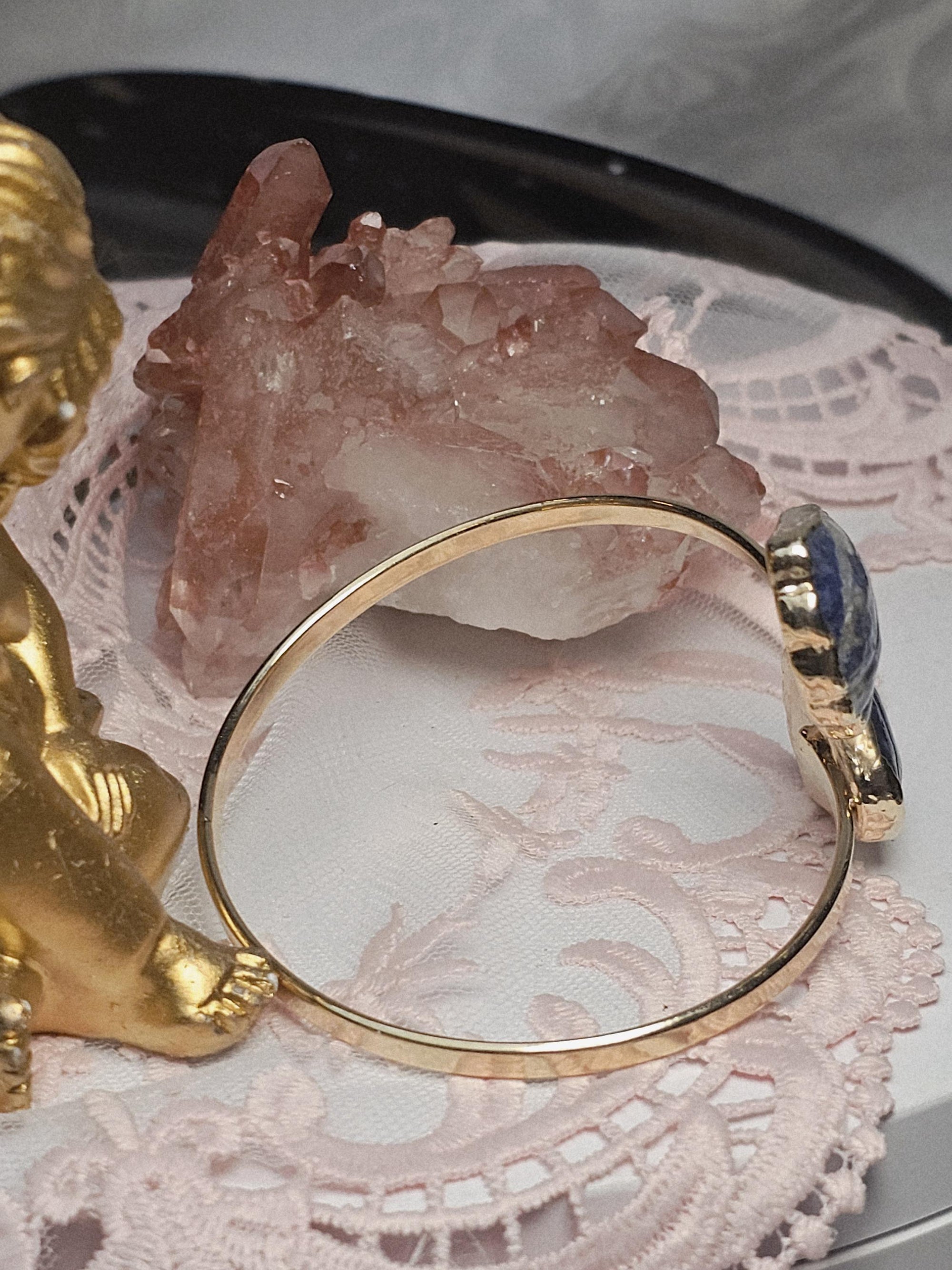 Handmade Sodalite Gold Bracelet, Vintage Shell Design
