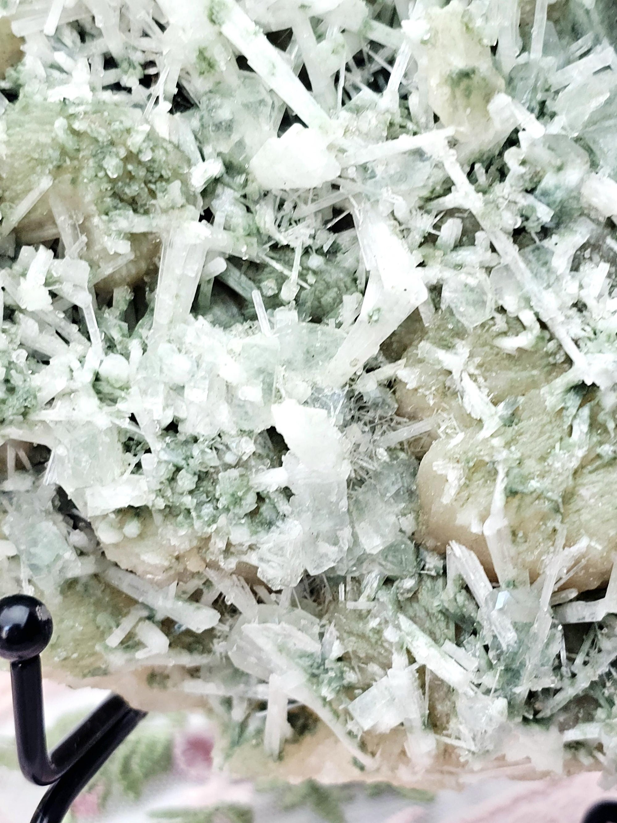 RARE Candy Apple Green Apophyllite with Scolecite and Stillbite from India , Apophyllite, Crystal, Crystal