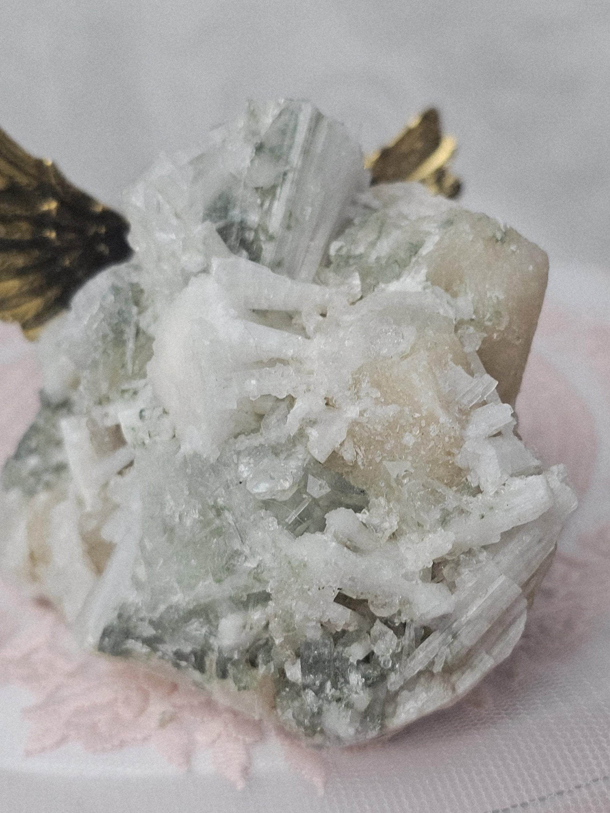 RARE Candy Apple Green Apophyllite with Scolecite and Stillbite from India , Apophyllite, Crystal, Crystal